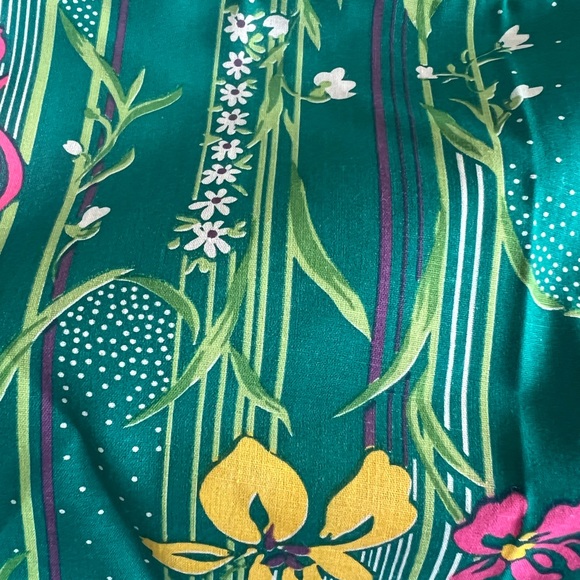 Island Floral Dinner Napkins (set of 7). Tropical Flowers.  Made by JMI - Picture 5 of 9